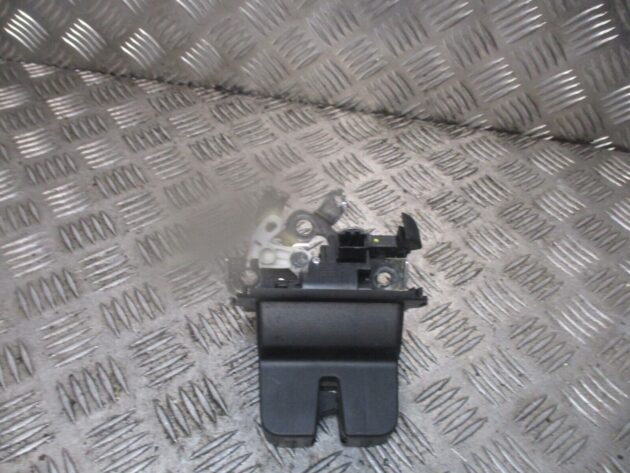 2016 GENUINE SKODA OCTAVIA REAR TAILGATE BOOT LOCK MECHANISM 5E0827505 - Image 2
