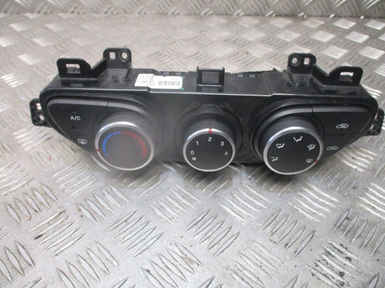 2014 GENUINE HYUNDAI I10 AC HEATER CLIMATE CONTROL SWITCH PANEL 97250-B9400
