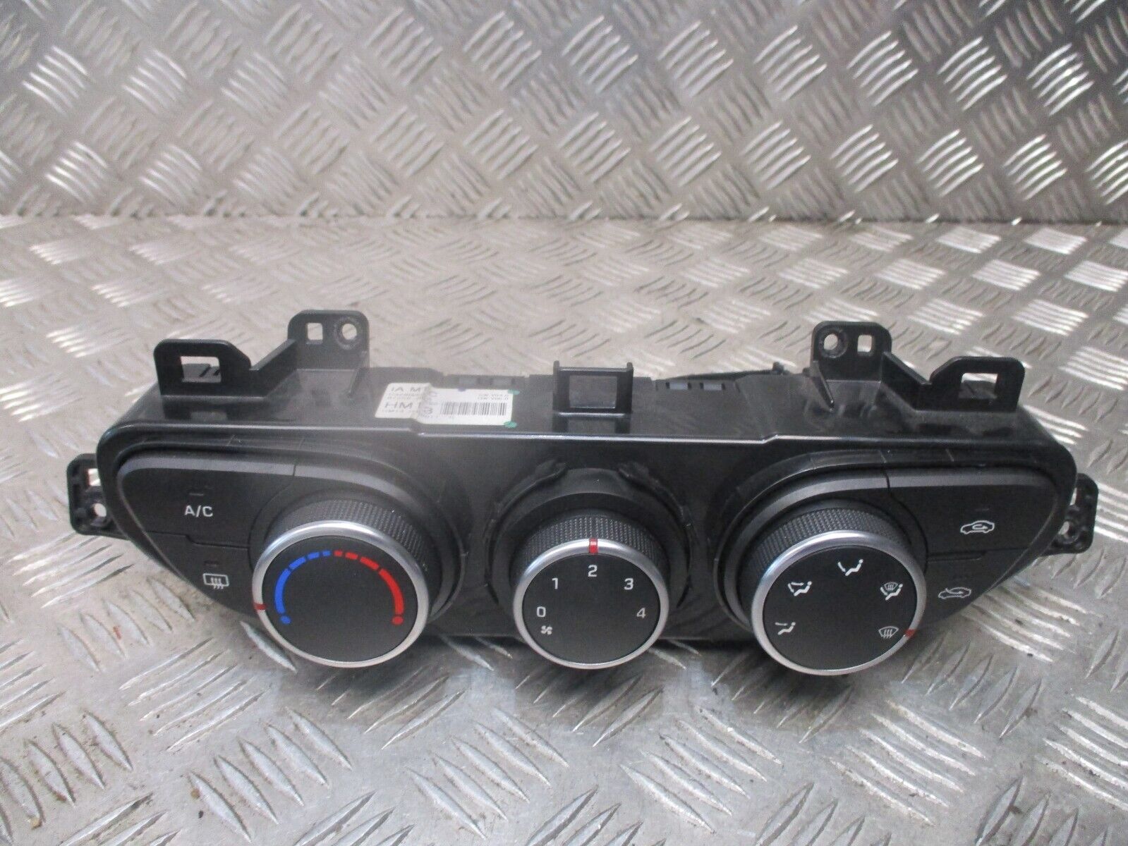 2014 GENUINE HYUNDAI I10 AC HEATER CLIMATE CONTROL SWITCH PANEL 97250-B9400 - Image 2