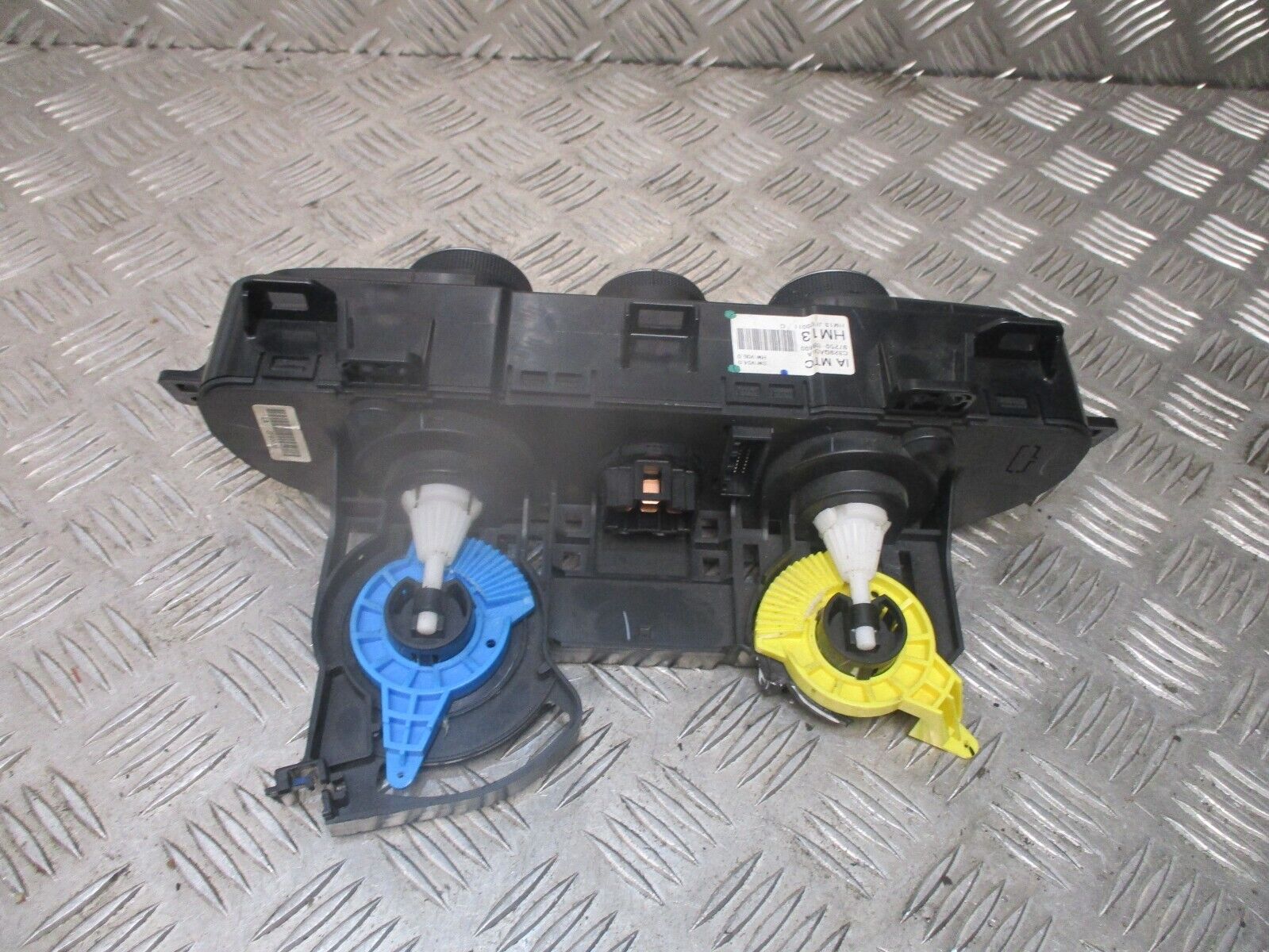 2014 GENUINE HYUNDAI I10 AC HEATER CLIMATE CONTROL SWITCH PANEL 97250-B9400 - Image 4