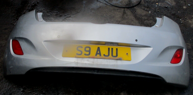2013 GENUINE HYUNDAI I30 REAR COMPLETE BUMPER