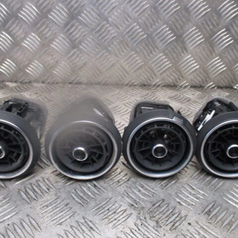 2019 GENUINE AUDI Q2 FRONT CENTRE HEATER AC DASHBOARD 4 X AIRVENTS 81A820901E