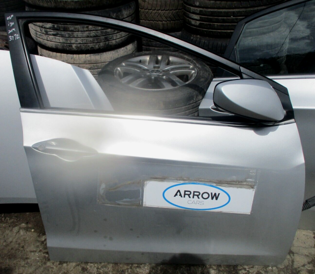2013 GENUINE HYUNDAI I30 FRONT RIGHT DRIVER SIDE BARE SHELL DOOR OSF