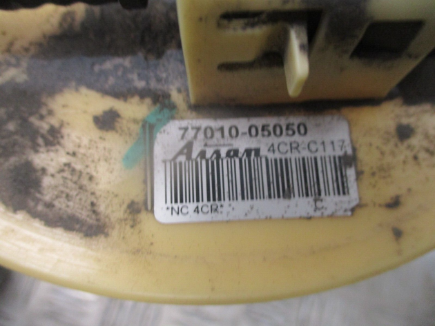 2014 GENUINE TOYOTA AVENSIS 2.0 TDI IN TANK FUEL PUMP SENDER UNIT 77010-05050 - Image 2