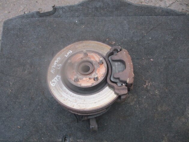 2013 GENUINE TOYOTA AVENSIS 2.0 TDI FRONT LEFT PASSENGER SIDE HUB - Image 2