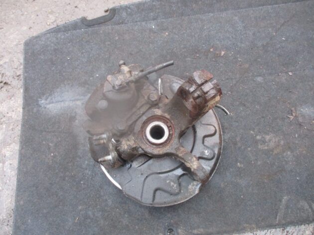 2017 GENUINE SKODA FABIA 1.2 TDI FRONT RIGHT DRIVER SIDE HUB - Image 3