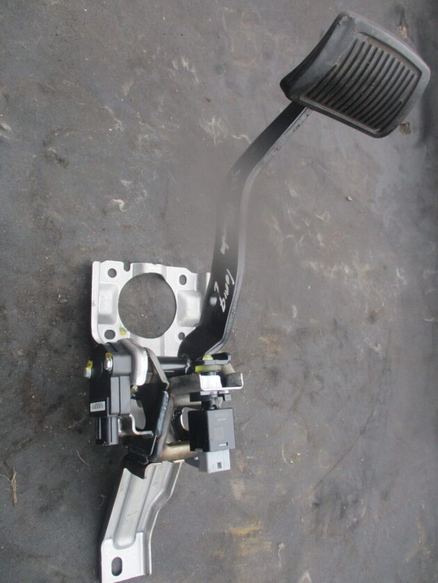 2018 GENUINE HYUNDAI IONIQ HYBRID BRAKE PADEL 32800G2900 - Image 2