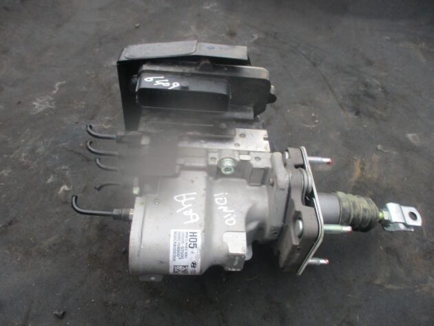 2018 GENUINE HYUNDAI IONIQ HYBRID BRAKE MASTER CYLINDER 58500G2500 - Image 3