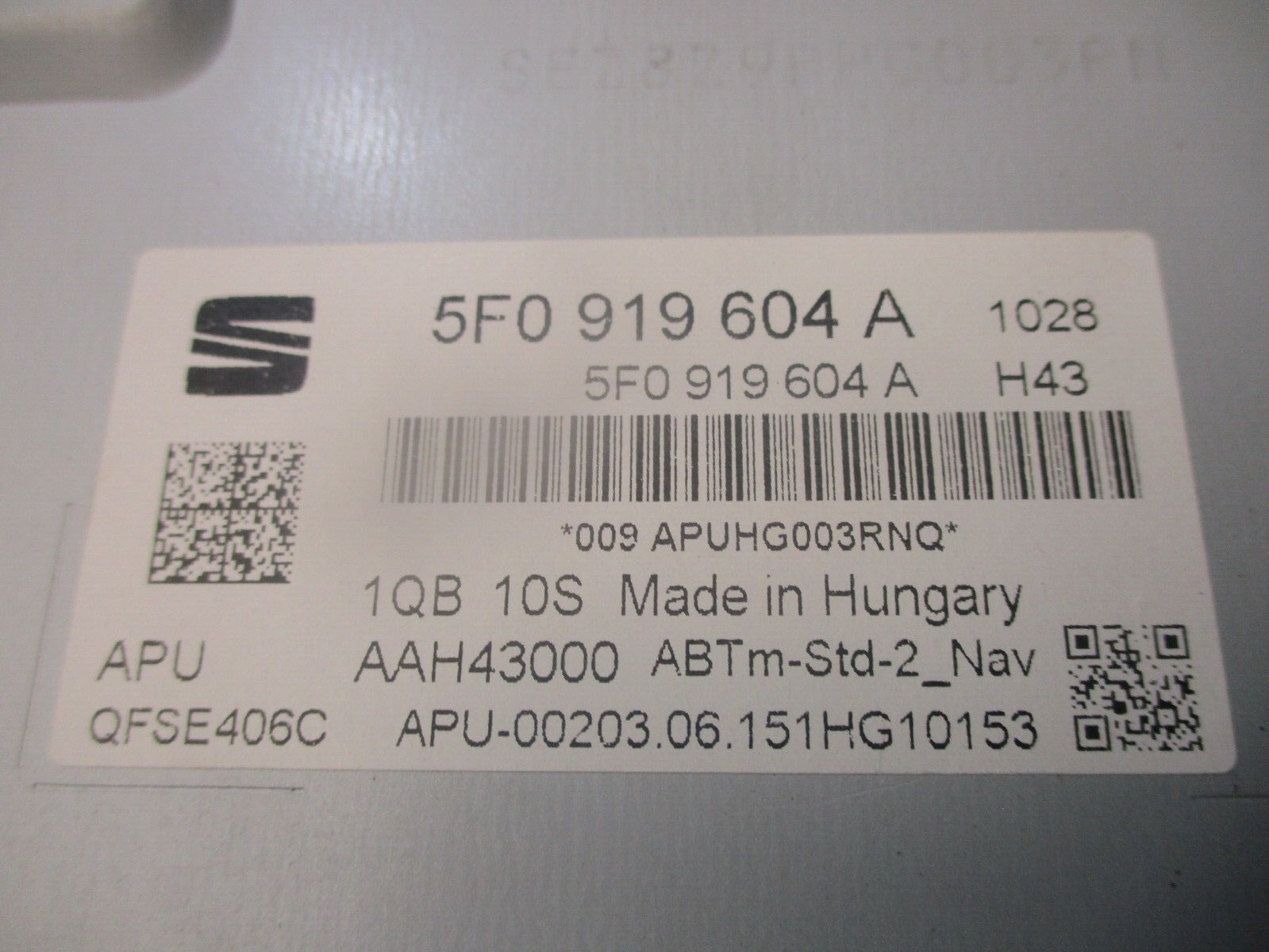 2015 GENUINE SEAT LEON MULTI FUNCTION DISPLAY SCREEN 5F0919604A - Image 2