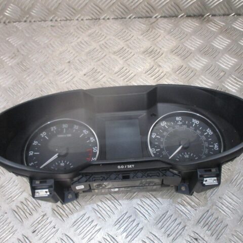 2016 GENUINE SKODA OCTAVIA SPEEDOMETER INSTRUMENT CLUSTER CLOCK 5E0920951C