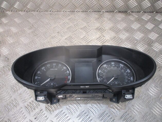 2016 GENUINE SKODA OCTAVIA SPEEDOMETER INSTRUMENT CLUSTER CLOCK 5E0920951C - Image 2