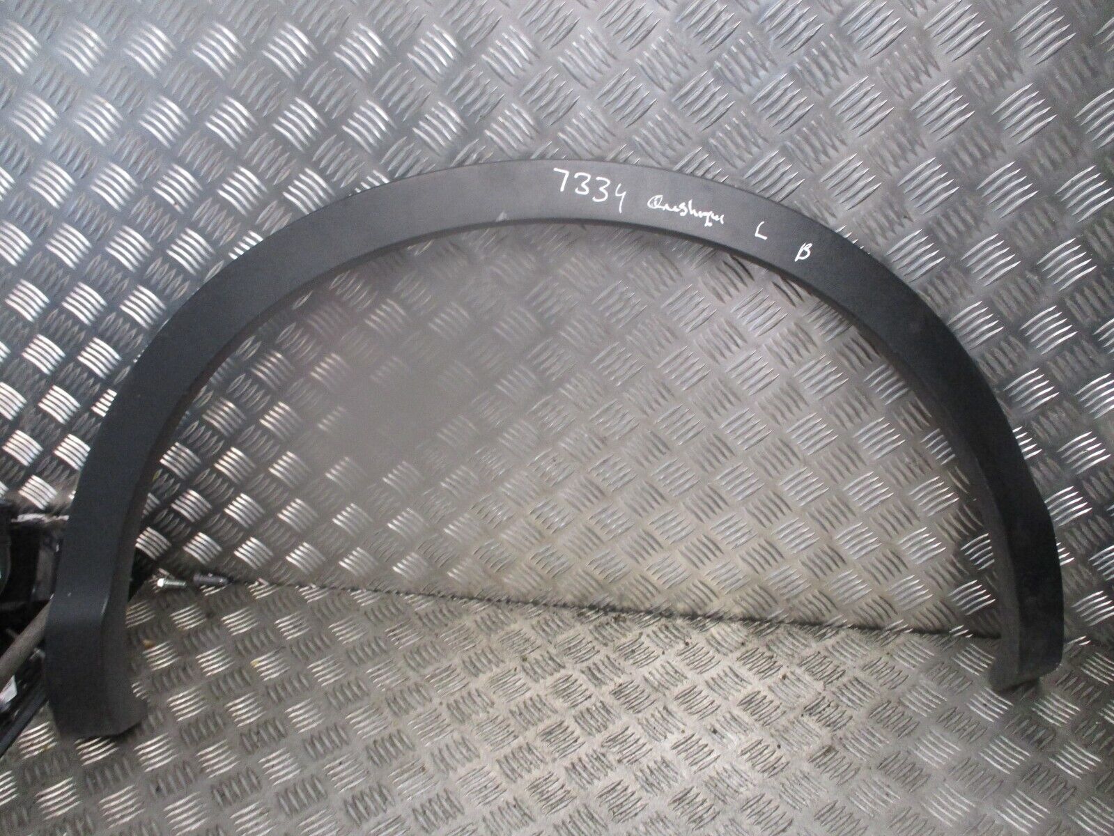 2015 GENUINE NISSAN QASHQAI REAR LEFT PASSENGER SIDE WHEEL ARCH TRIM 938294EA0A - Image 2