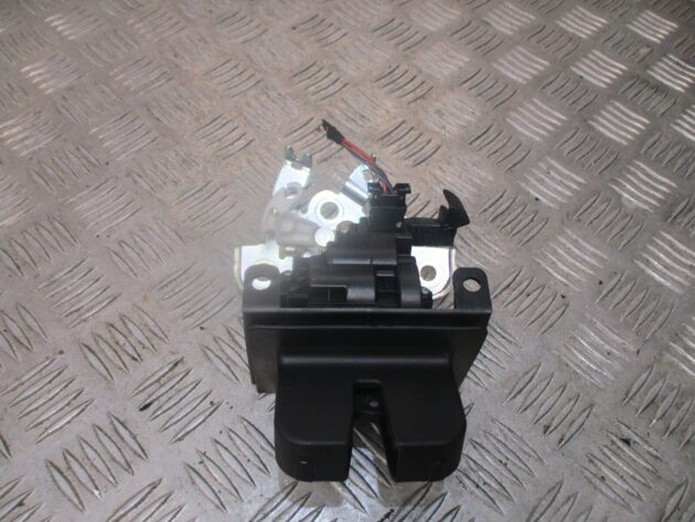 2016 SKODA OCTAVIA HATCHBACK REAR TAILGATE BOOT LOCK MECHANISM 8R0827505A - Image 2