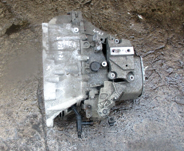 2017 GENUINE PEUGEOT 208 1.6 TSI PETROL 6 SPEED MANUAL GEARBOX