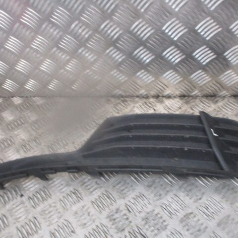 2016 GENUINE AUDI A3 FRONT LEFT PASSENGER SIDE BUMPER FOG LIGHT GRILL 8V3807681A