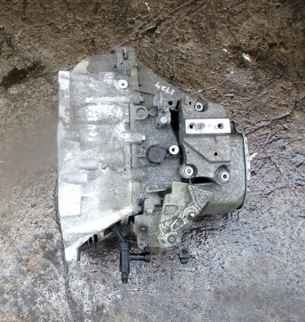 2017 GENUINE PEUGEOT 208 1.6 TSI PETROL 6 SPEED MANUAL GEARBOX - Image 2