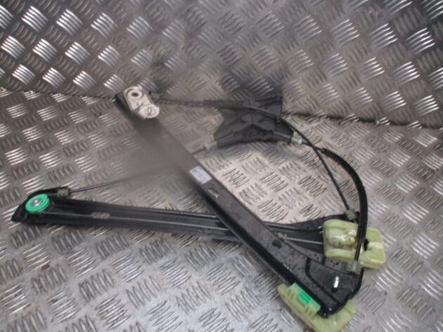 2016 GENUINE VW PASSAT B8 FRONT RIGHT DRIVER SIDE WINDOW REGULATER 3G0837462C - Image 2