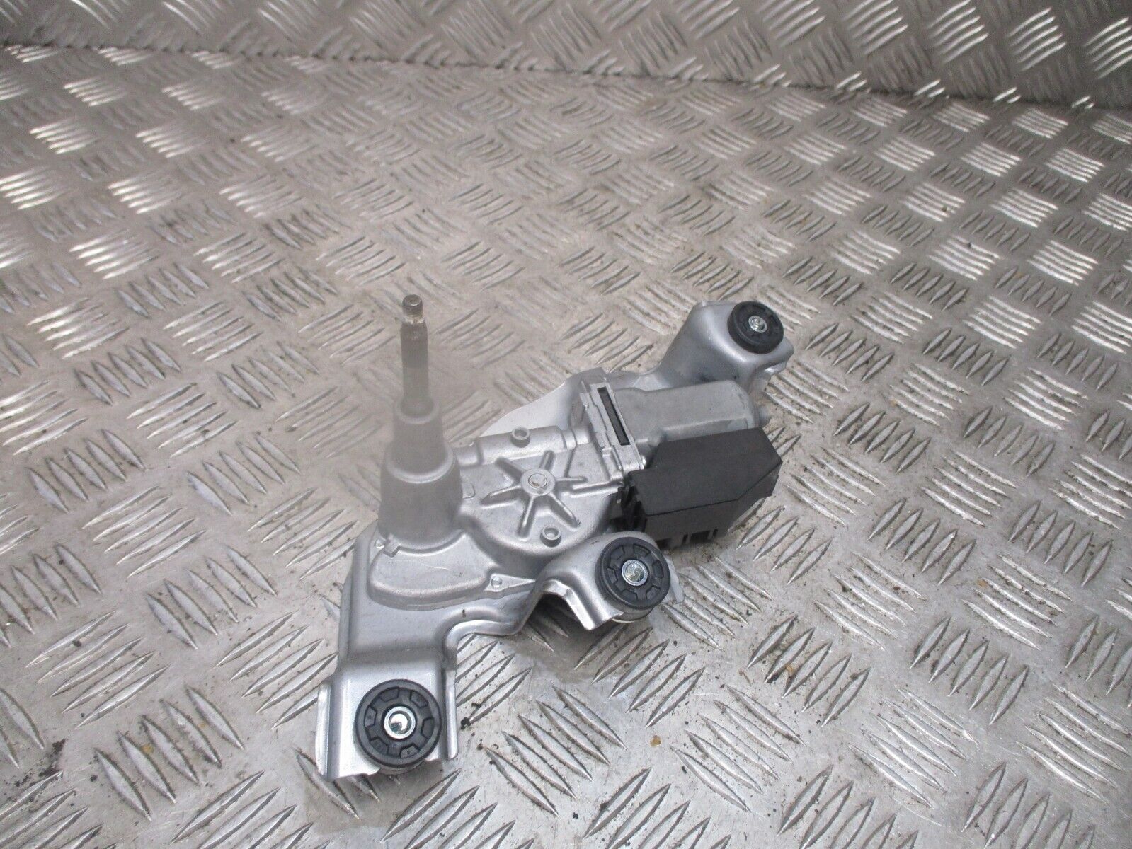 2014 TOYOTA AURIS ESTATE REAR WINDSCREEN WIPER MOTOR 85130-02050