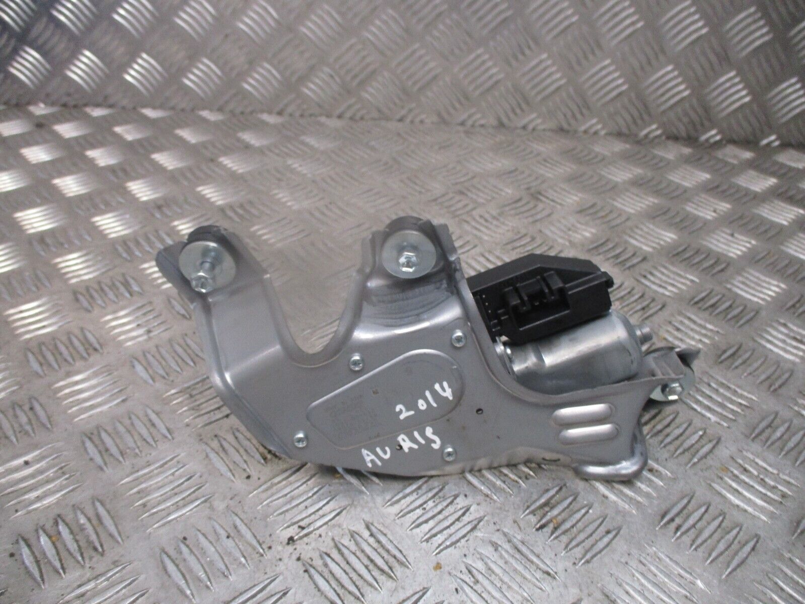 2014 TOYOTA AURIS ESTATE REAR WINDSCREEN WIPER MOTOR 85130-02050 - Image 3