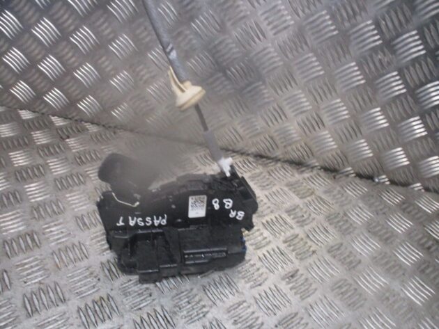 2016 VW PASSAT B8 REAR RIGHT DRIVER SIDE DOOR LOCK MECHANISM 5NA839016B OEM