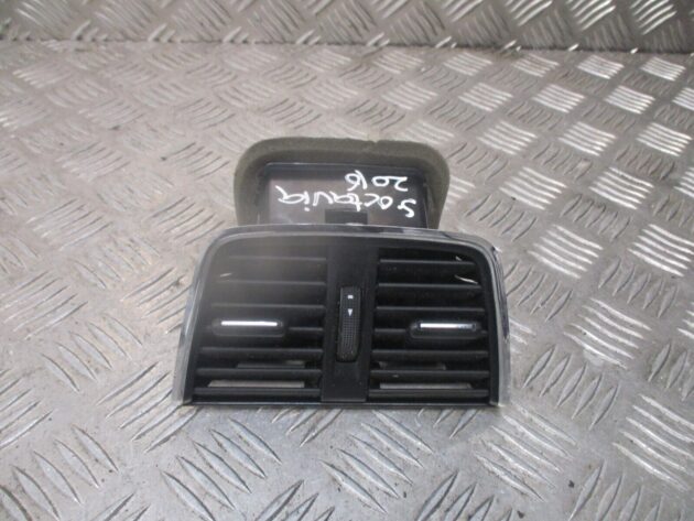 2016 GENUINE SKODA OCTAVIA REAR AIRVENTS 5E0819203A - Image 4