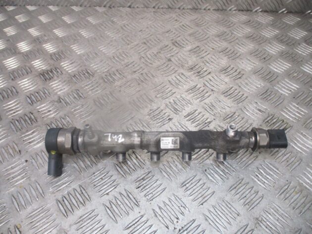 2016 GENUINE AUDI A3 8V FUEL INJECTOR RAIL & SENSOR 04L089B - Image 4