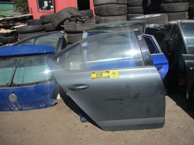 2016 GENUINE SKODA OCTAVIA HATCHBACK REAR RIGHT DRIVER SIDE BARE SHELL DOOR OSR - Image 3