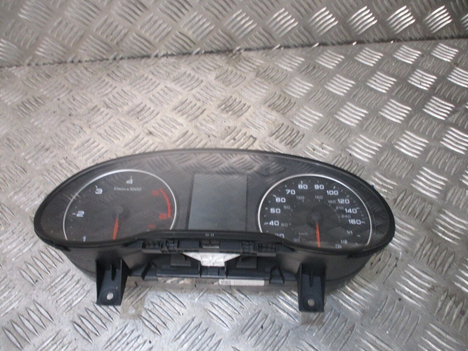 2015 GENUINEAUDI A3 8V SPEEDOMETER INSTRUMENT CLUSTER CLOCK 8V0920960E