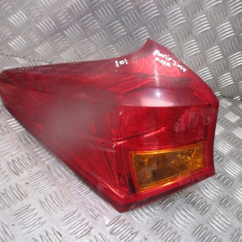 2014 GENUINE TOYOTA AURIS ESTATE REAR LEFT PASSENGER SIDE TAILLIGHT LAMP NSR