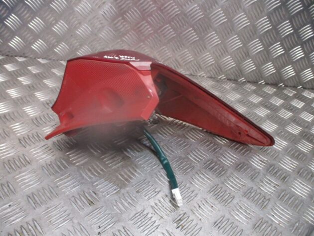 2014 GENUINE TOYOTA AURIS ESTATE REAR LEFT PASSENGER SIDE TAILLIGHT LAMP NSR - Image 3