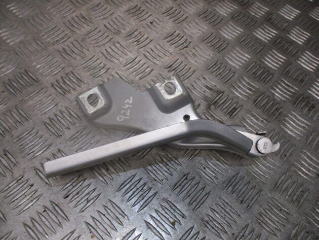 2016 GENUINE VW PASSAT B8 FRONT RIGHT DRIVER SIDE BONNET HINGE 3G0823302 - Image 2