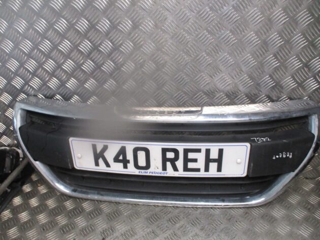 2016 GENUINE PEUGEOT 208 FRONT BUMPER RADIATOR GRILL 21175QA17986