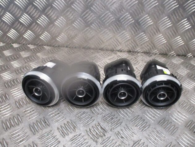 2014 GENUINE AUDI A3 8V FRONT CENTRE DASHBOARD HEATER 4 X AIRVENTS 8V0820901A - Image 2