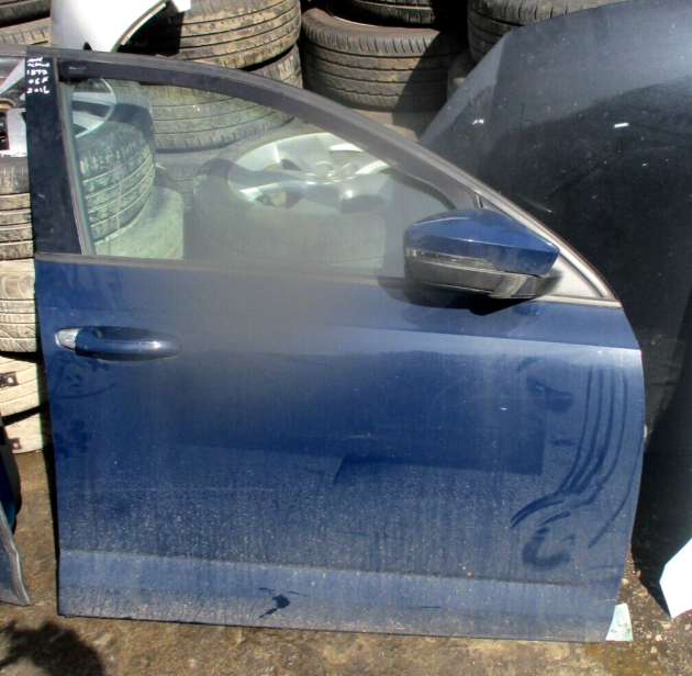 2016 GENUINE SKODA OCTAVIA FRONT RIGHT DRIVER SIDE BARE SHELL DOOR OSF