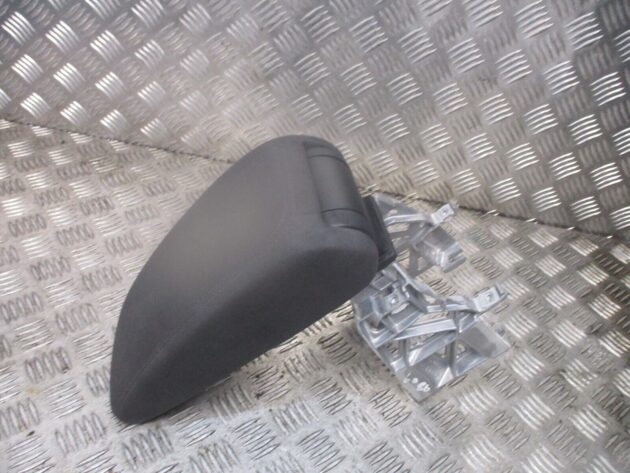 2015 GENUINE AUDI A3 8V CENTRE MIDDLE ARMREST 8V0864283 - Image 2