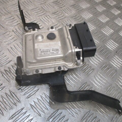 2014 GENUINE HYUNDAI I10 ENGINE ECU CONTROL UNIT MODULE 39101-04500