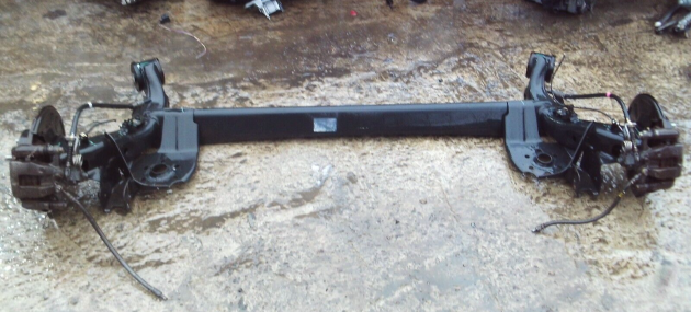 2018 GENUINE HYUNDAI I10 1.0 PETROL REAR AXLE COMPLETE