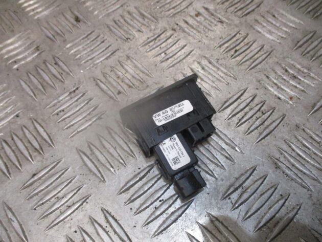 2016 GENUINE VW PASSAT B8 AUX/USB CONNECTORS 5G0035222H - Image 3