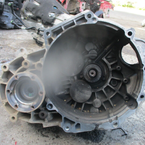 2018 GENUINE SKODA SUPERB 2.0 TDI 6 SPEED MANUAL QFZ START/ STOP GEARBOX