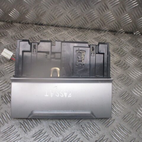 2016 GENUINE VW PASSAT B8 STORAGE COMPARTMENT CENTRE CONSOLE 3G2863284