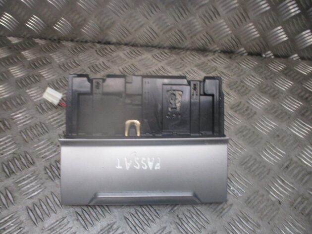 2016 GENUINE VW PASSAT B8 STORAGE COMPARTMENT CENTRE CONSOLE 3G2863284 - Image 2