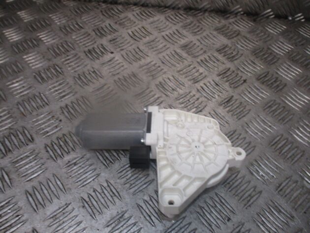 2016 GENUINE VW PASSAT B8 FRONT LEFT PASSENGER SIDE DOOR WINDOW MOTOR 5Q4959801B