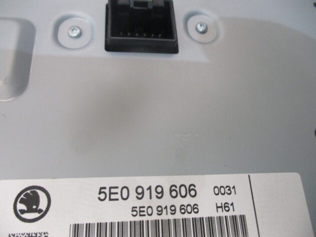 2016 GENUINE SKODA OCTAVIA FRONT MULTIFUNCTION SAT NAV DISPLAY SCREEN 5E0919606 - Image 4