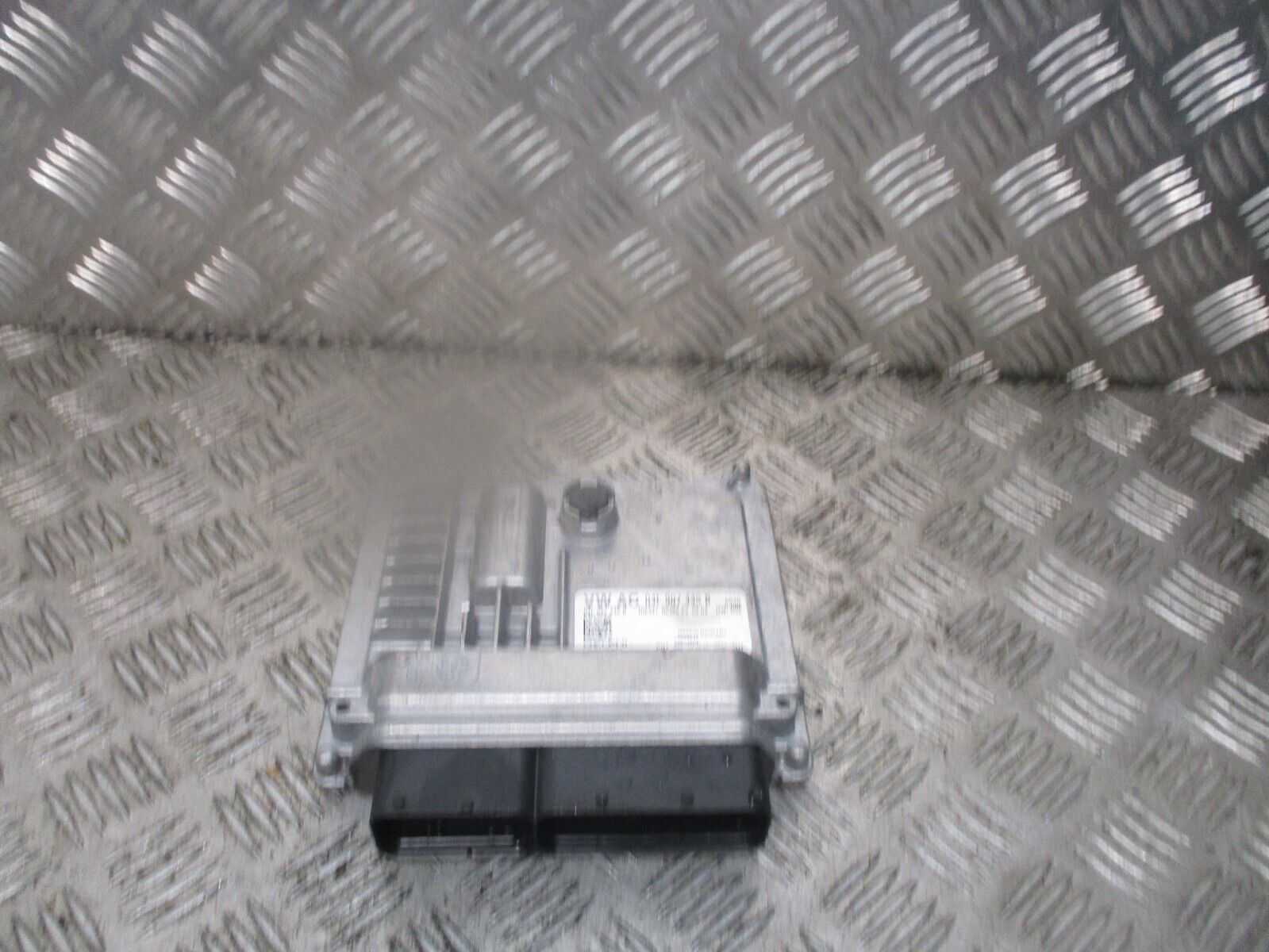 2016 GENUINE SKODA OCTAVIA ECU ENGINE CONTROL MODULE UNIT 04L907445B