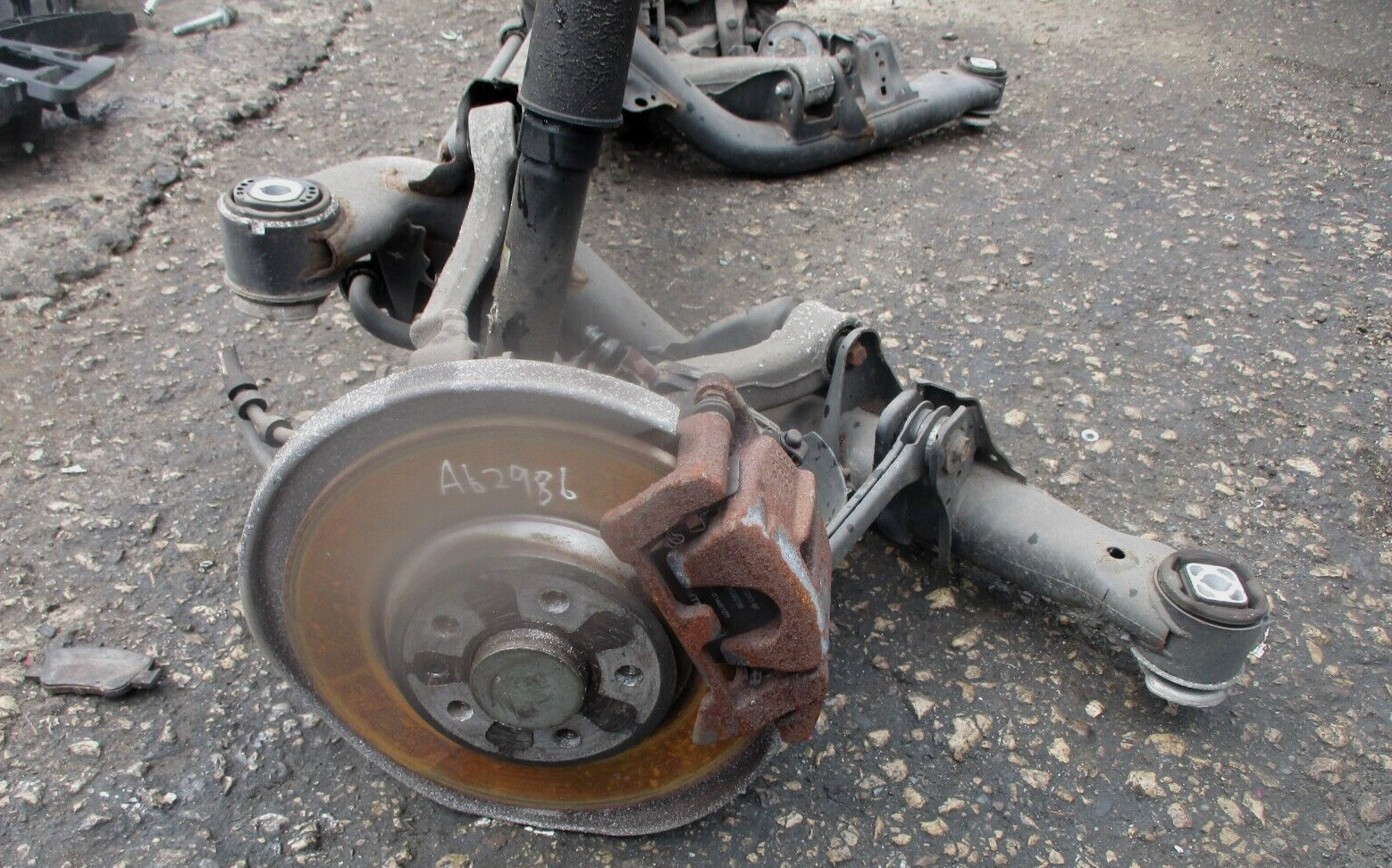 2015 GENUINE AUDI A6 SLINE SALOON REAR COMPLETE AXLE - Image 4