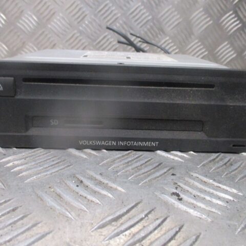 2013 GENUINE VW GOLF MK7 MMI SAT NAV NAVIGATION MEDIA UNIT 5G0035820A