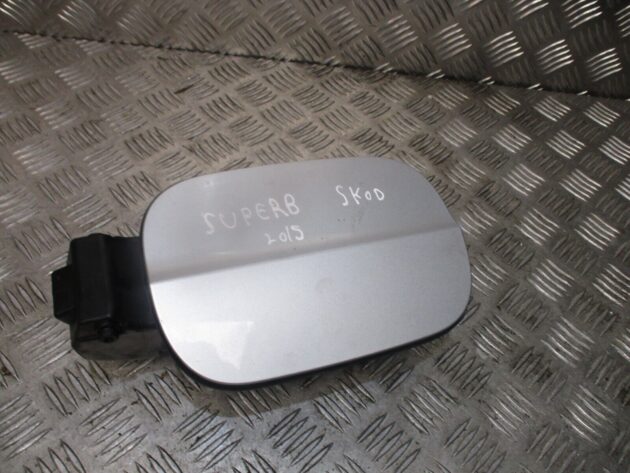 2015 GENUINE SKODA SUPERB ESTATE FUEL FILLER FLAP CAP 3V5809702B - Image 2