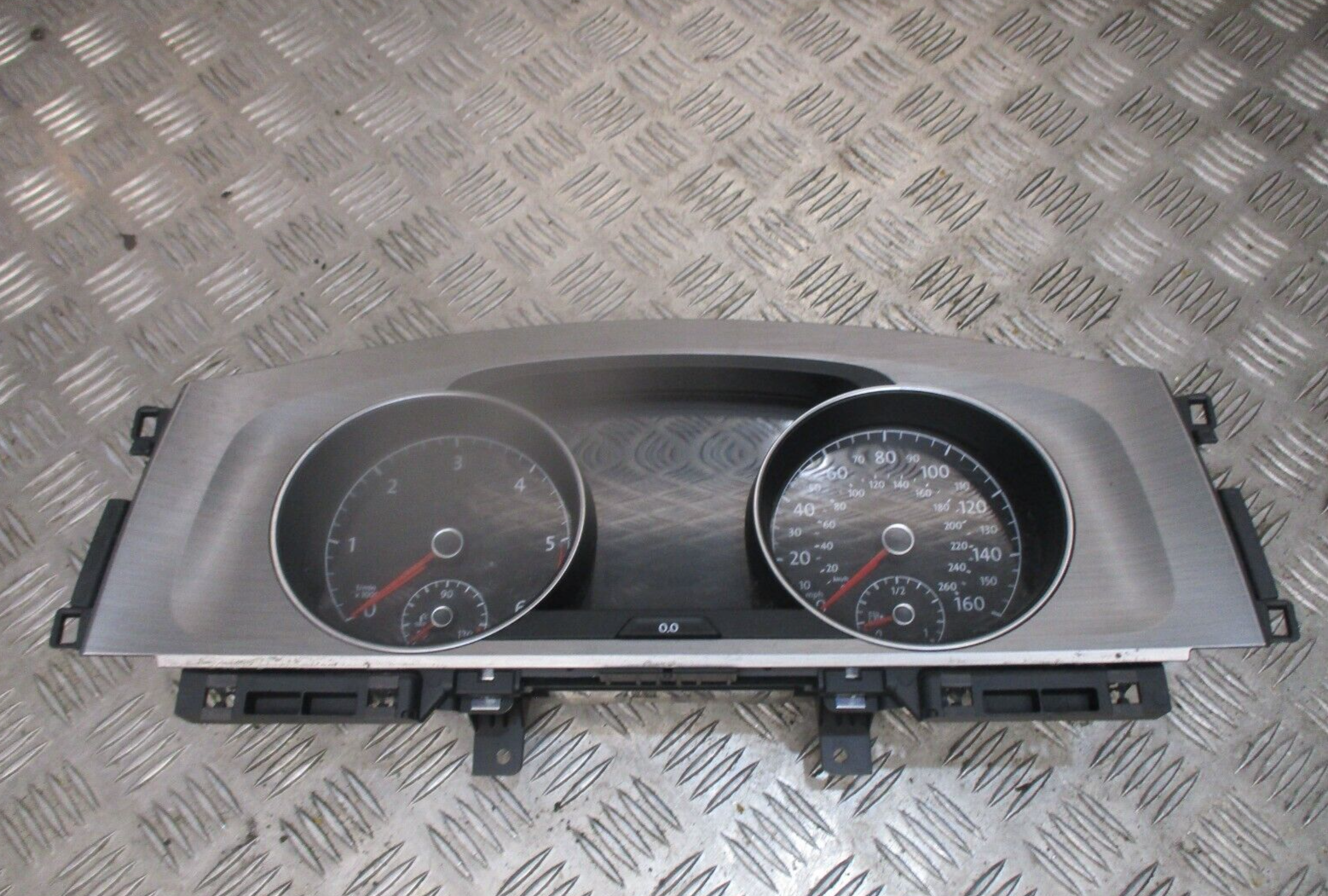 2015 GENUINE VW GOLF MK7 SPEEDOMETER INSTRUMENT CLUSTER CLOCK 5G0920961A