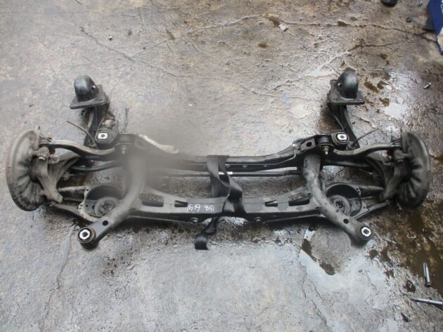 2016 GENUINE VW PASSAT B8 SALOON REAR COMPLETE AXLE WITHOUT CALIPERS - Image 3