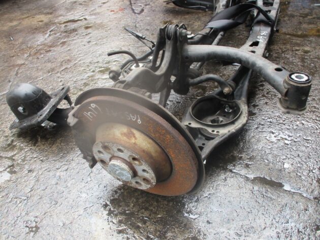 2016 GENUINE VW PASSAT B8 SALOON REAR COMPLETE AXLE WITHOUT CALIPERS - Image 4